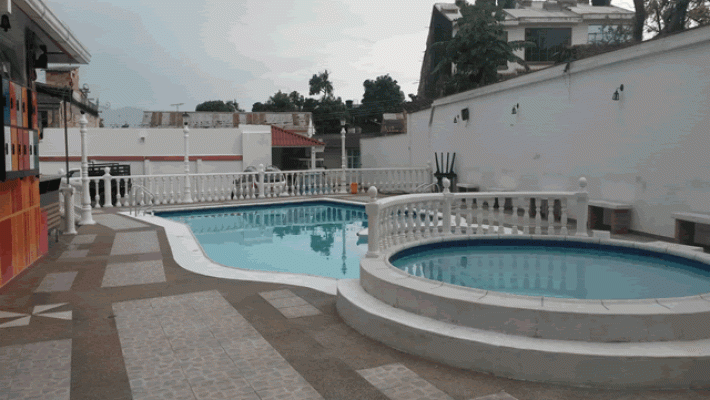 Bogotá La Mesa Piscina