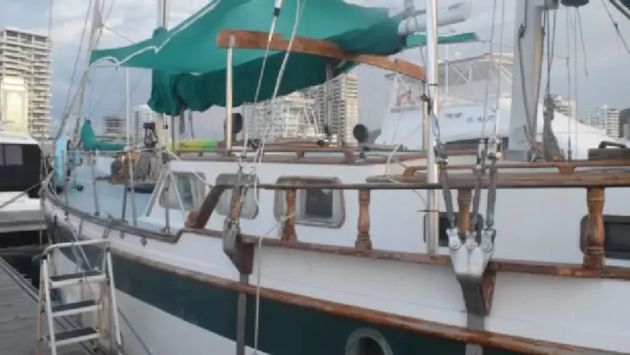 Alquiler Velero Santa Marta