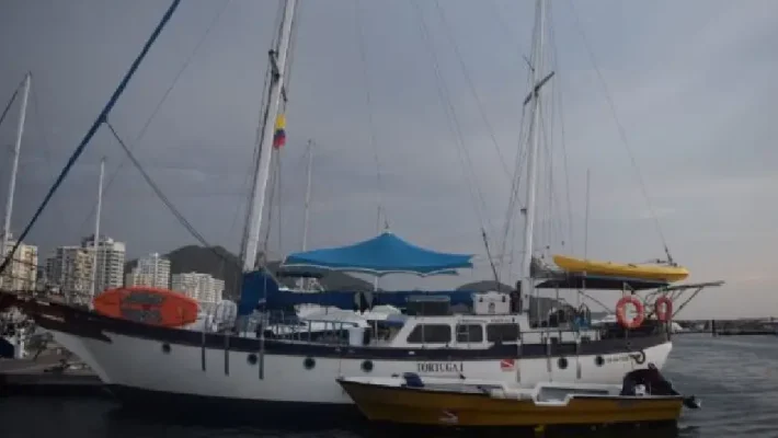 Alquiler Velero Santa Marta