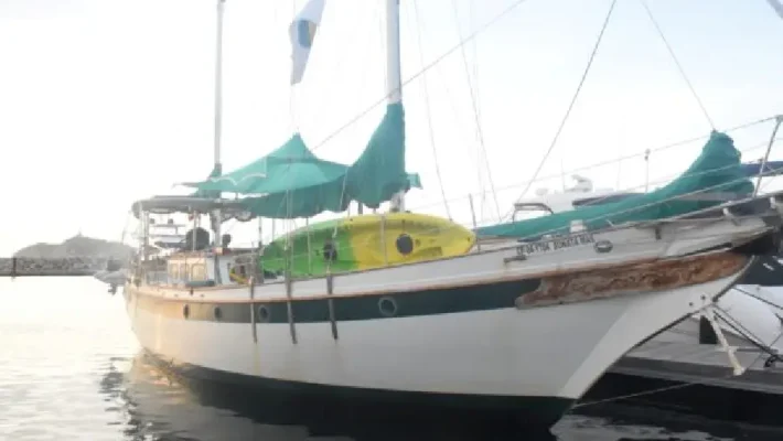 Alquiler Velero Santa Marta