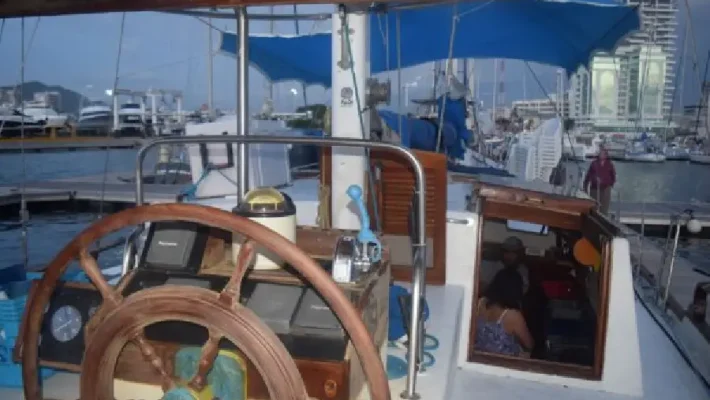 Alquiler Velero Santa Marta
