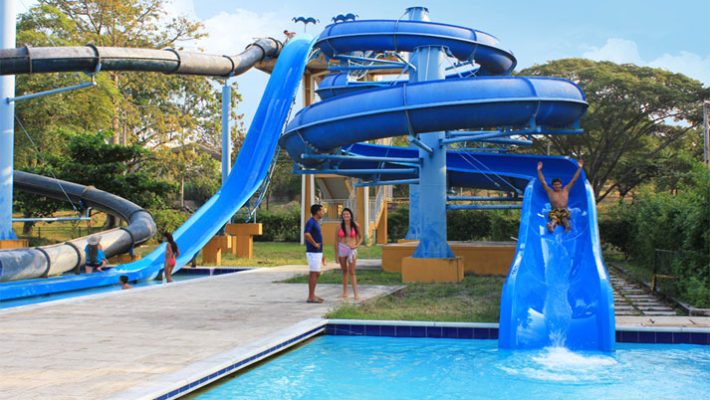 Pasadía Girardot olas y toboganes5